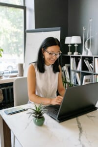 女性 PC